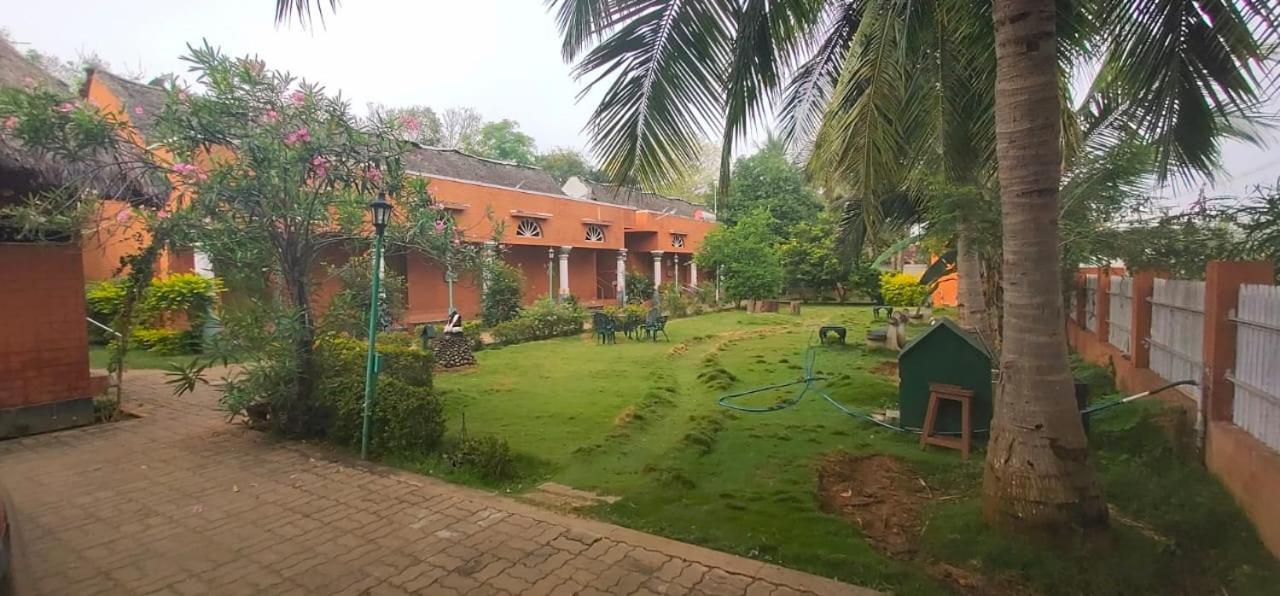 Chettinadu Mansion - An Authentic Heritage Palace Kānādukāttān Eksteriør bilde